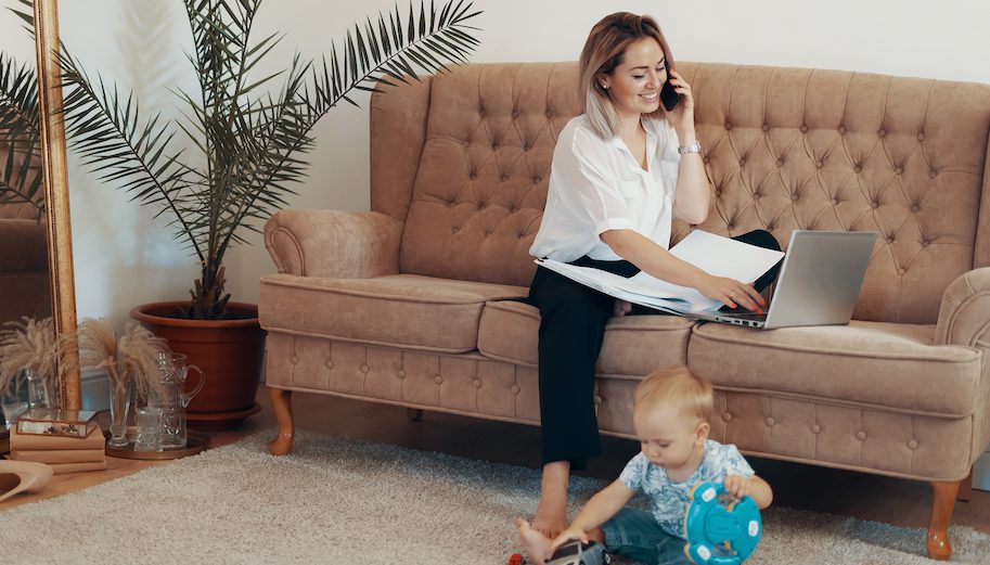 A Guide to Saving Money as a Working Mom